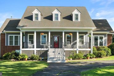 27472 Strawberry Hill Road