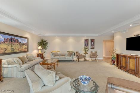 2747 Paradise Road Unit: 901