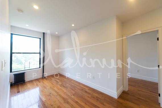 photo of 736 Riverside Drive  ·  2-D