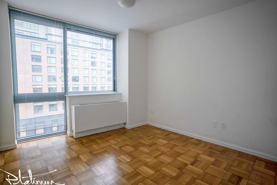 photo of 505 West 37th Street  ·  6J