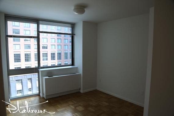 photo of 505 West 37th Street  ·  18C