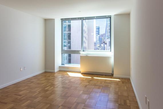 photo of 505 West 37th Street  ·  616