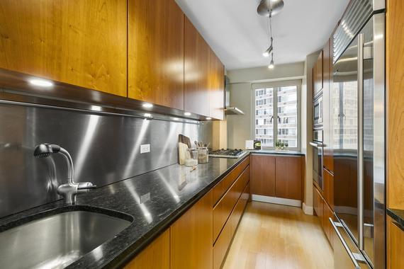 photo of 411 East 53rd Street  ·  19-D