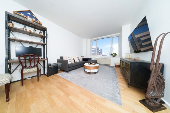 photo of 635 West 42nd Street  ·  8-C