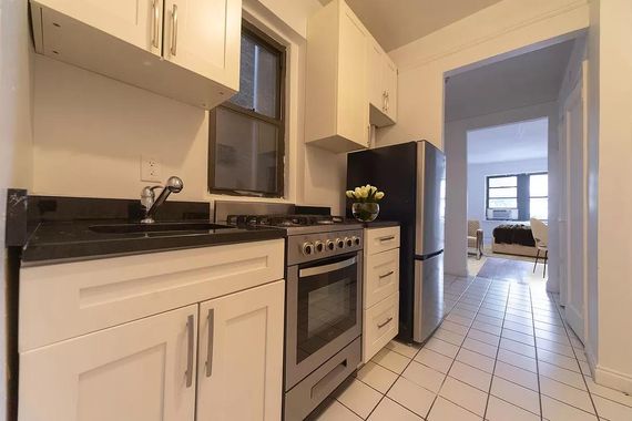 photo of 210 East 38th Street  ·  3-F