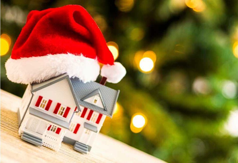 Sell Smarter This Holiday Season: 5 Reasons to Keep Your Home Listed