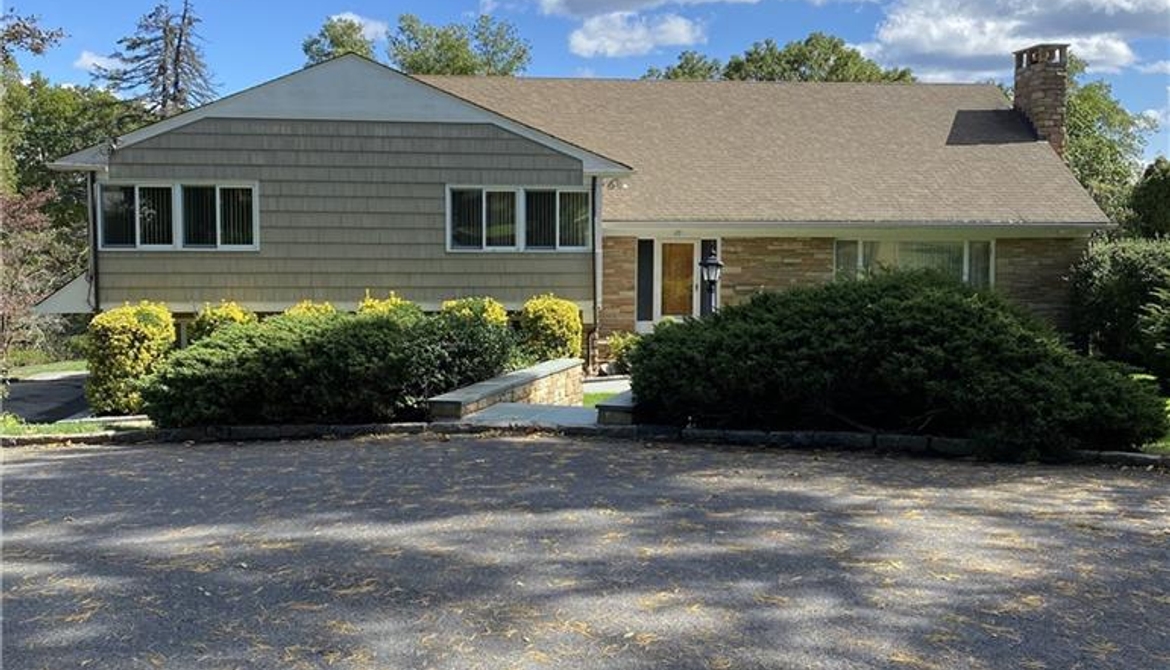 Just Sold: 20 Greystone Circle, Eastchester