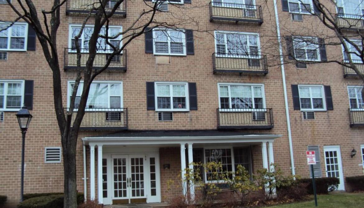 Just Listed: 1 Consulate Drive Unit: 3G, Eastchester