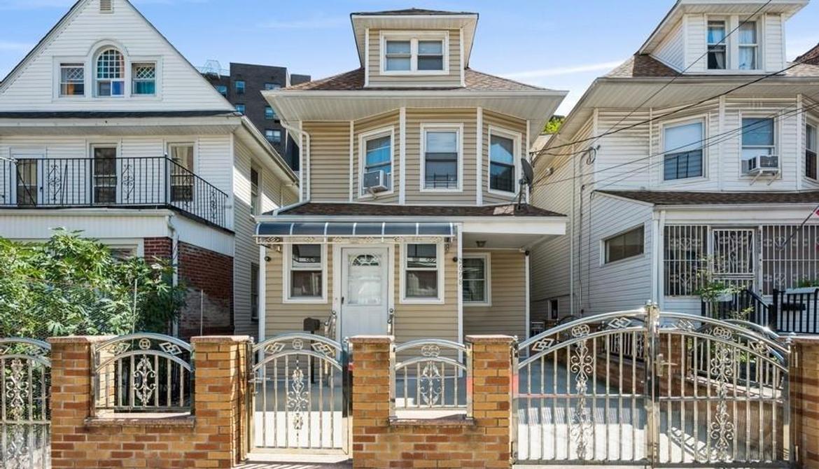 Just Listed: 2698 Heath Avenue, Bronx