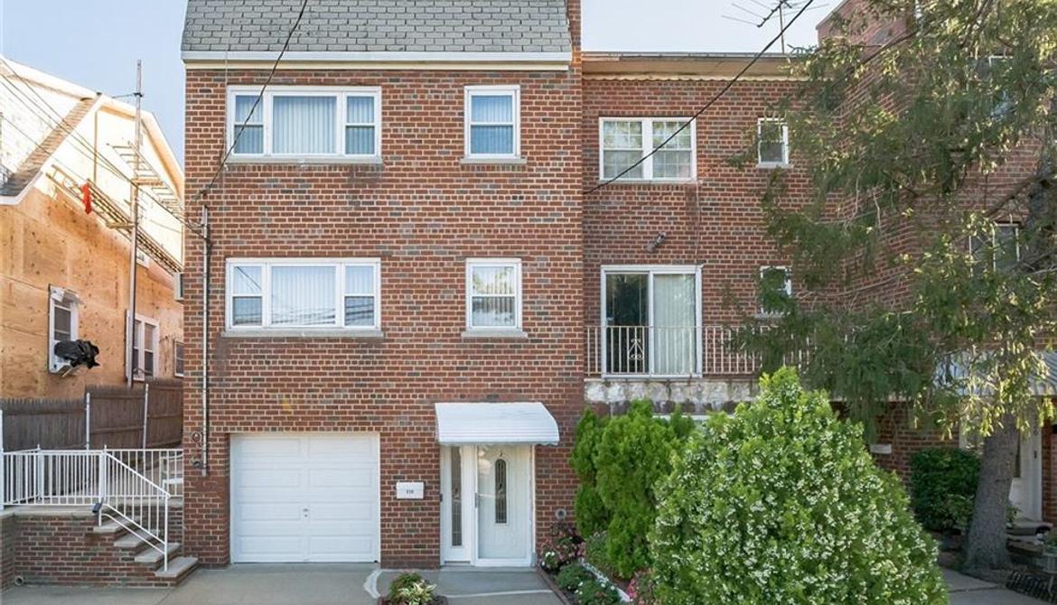 Just Listed: 930 Calhoun Avenue, Bronx