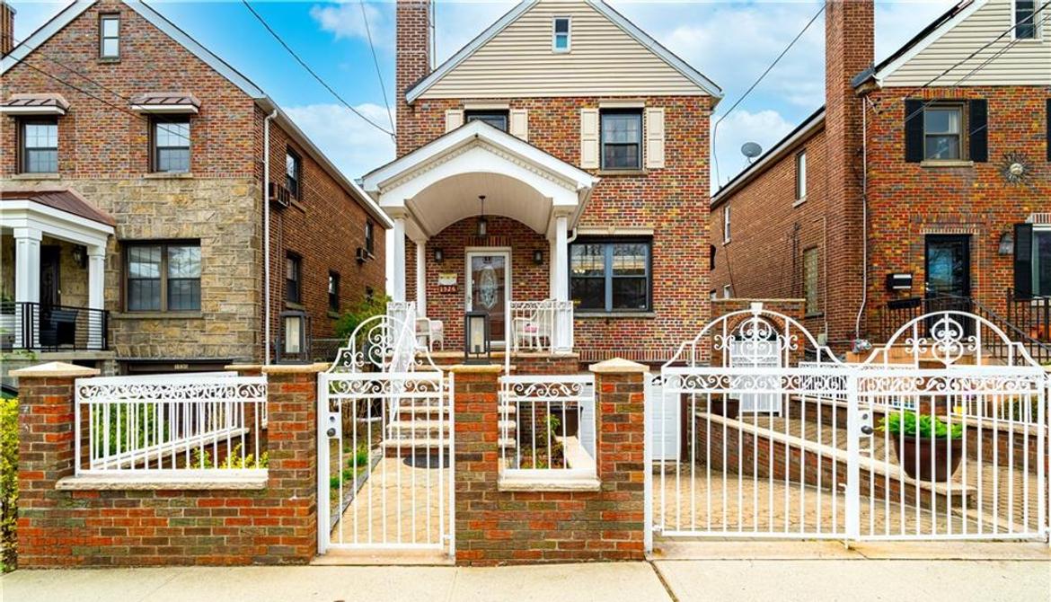 Just Listed: 1526 Waring Avenue, Bronx