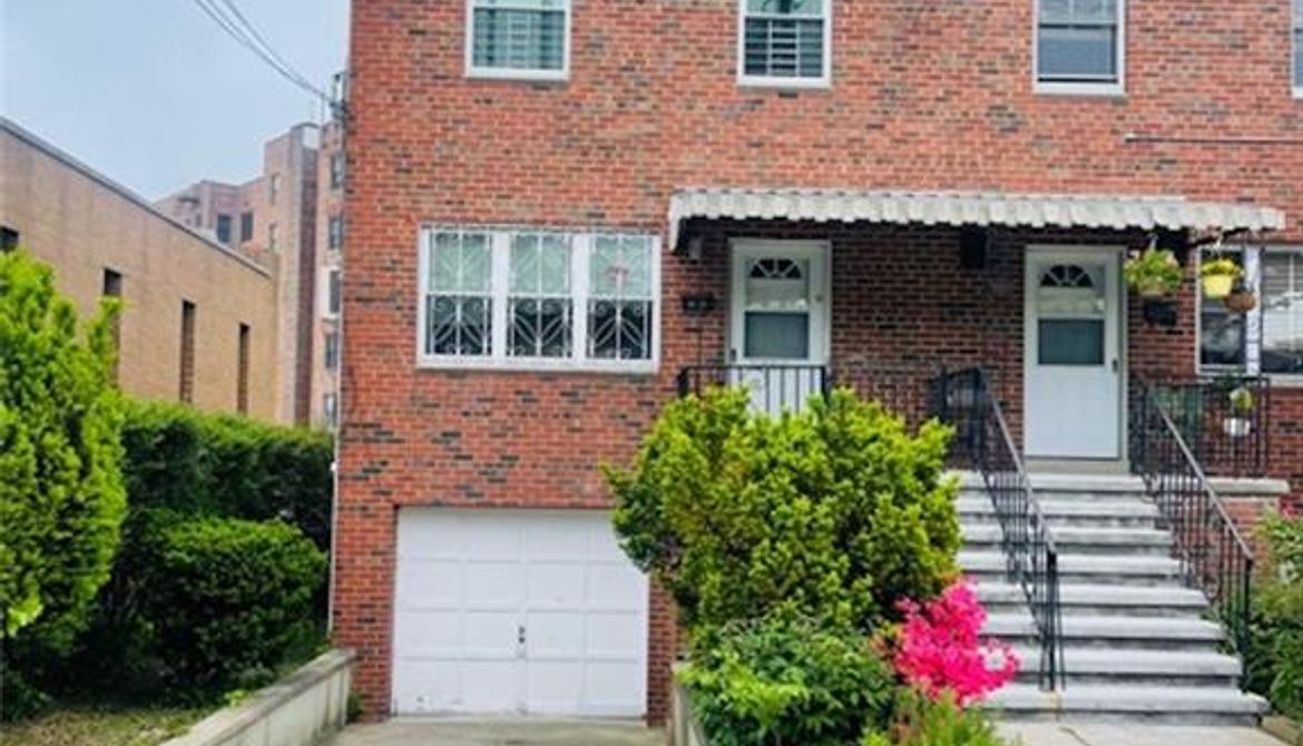 Just Listed: 2224 Esplanade Avenue, Bronx