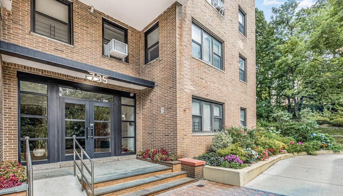 Just Listed: 735 Kappock Street Unit: 8C, Bronx