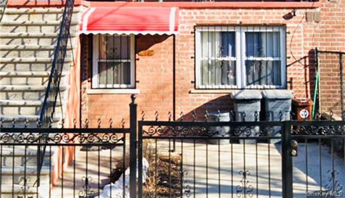 Just Listed: 911 E 218th Street, Bronx