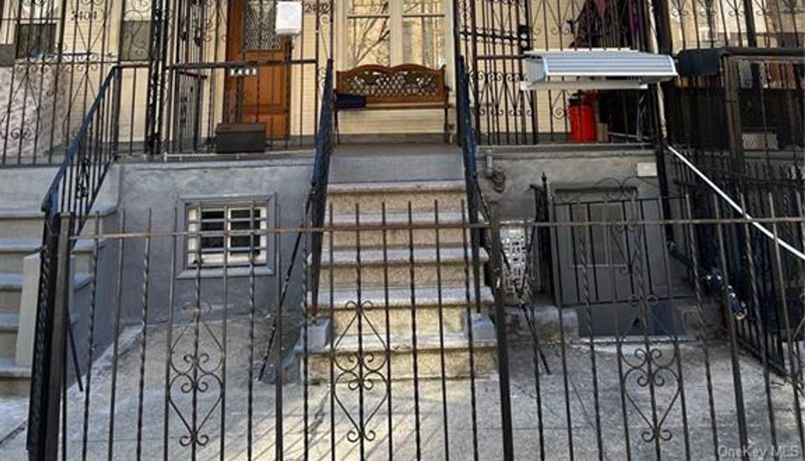 Just Sold: 2402 Grand Avenue, Bronx