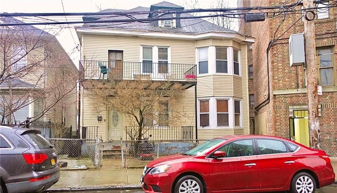 Just Listed: 2498 Devoe Terrace, Bronx