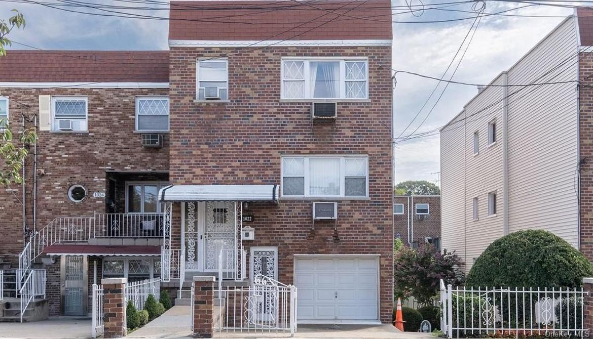 Just Sold: 1022 Throgmorton Avenue, Bronx