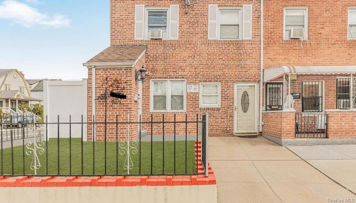 Just Listed: 13501 225th Street, Laurelton