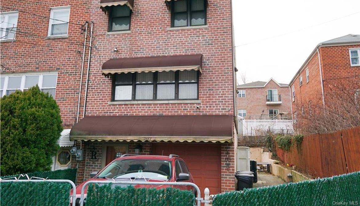 Just Listed: 317 Hollywood Avenue, Bronx