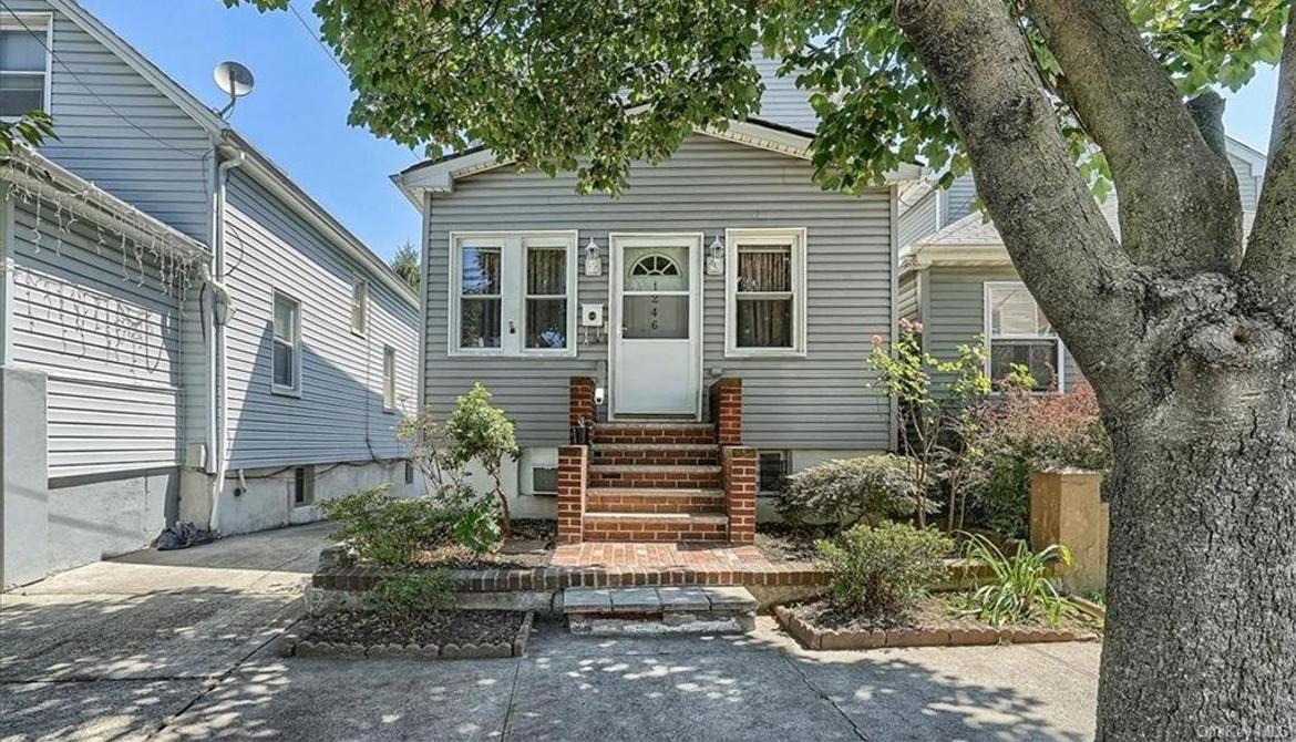 Just Sold: 1246 Mayflower Avenue, Bronx