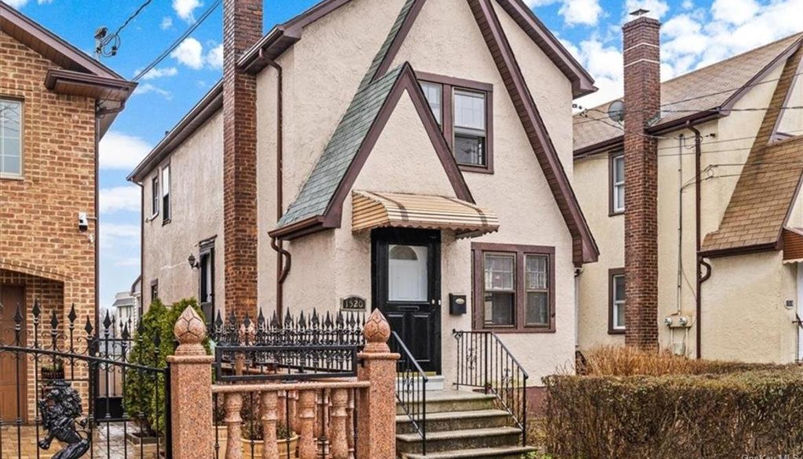 Just Listed: 1520 Mace Avenue, Bronx