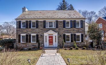 Upper Wyoming Center Hall Colonial Available: 41 Crestwood Drive, Maplewood