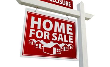 Pros and Cons of Buying a Foreclosed Home