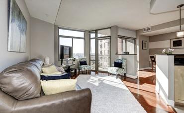 Beautiful 2 bed, 2 bath Crystal City Condo FOR SALE!