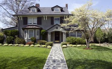 6 Easy Ways to Improve Your Home’s Curb Appeal