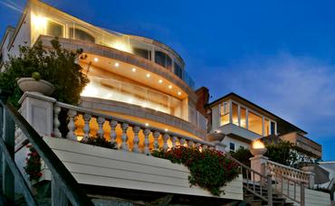 Laguna Beach House Draws TV Cameras, Crowd