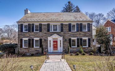 Upper Wyoming Center Hall Colonial Available: 41 Crestwood Drive, Maplewood