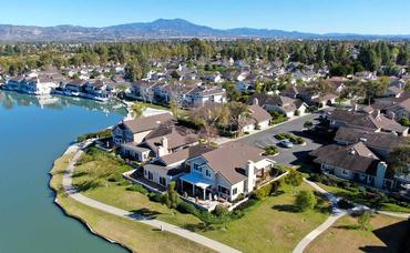 Exploring the Benefits of Moving into a Neighborhood with an HOA