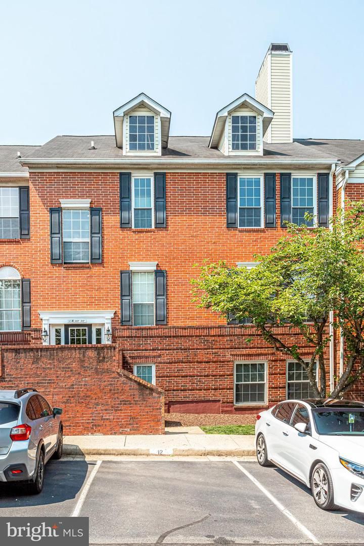 Just Sold: 664 Gateway Dr Se #312