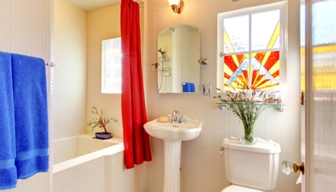 Make a Small Bathroom Look Bigger