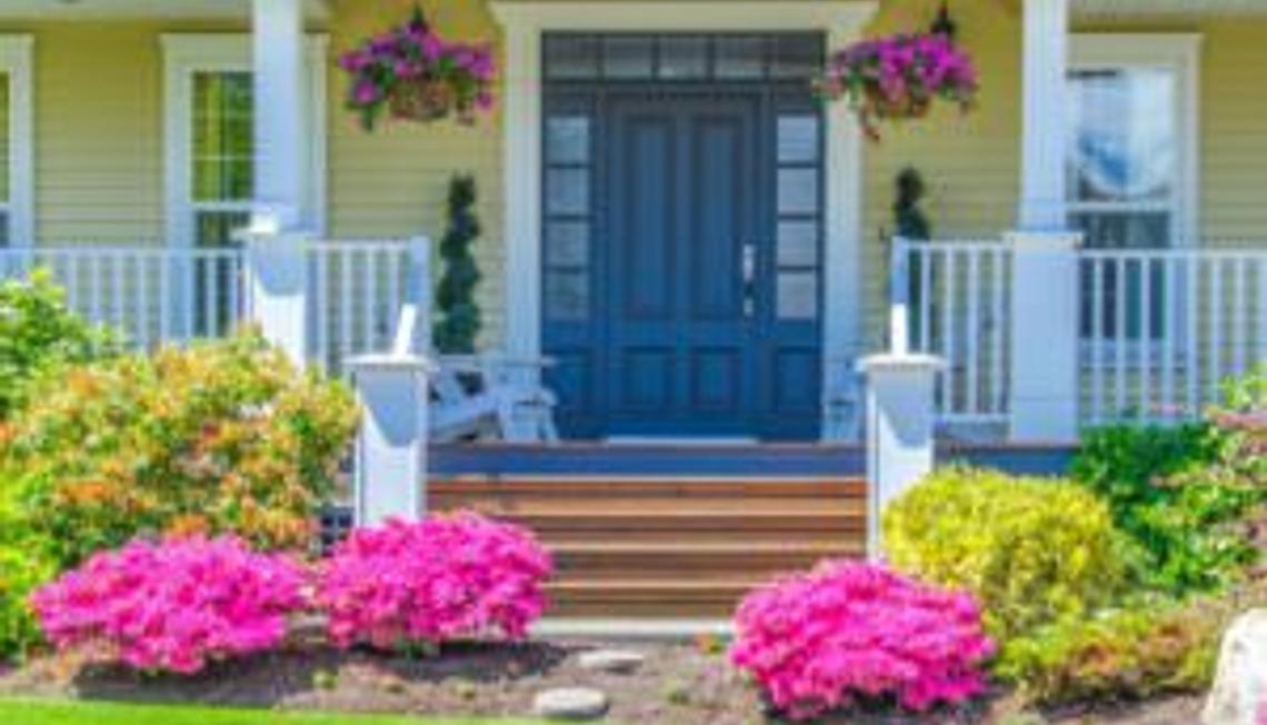 Stage Your Front Porch to Sell