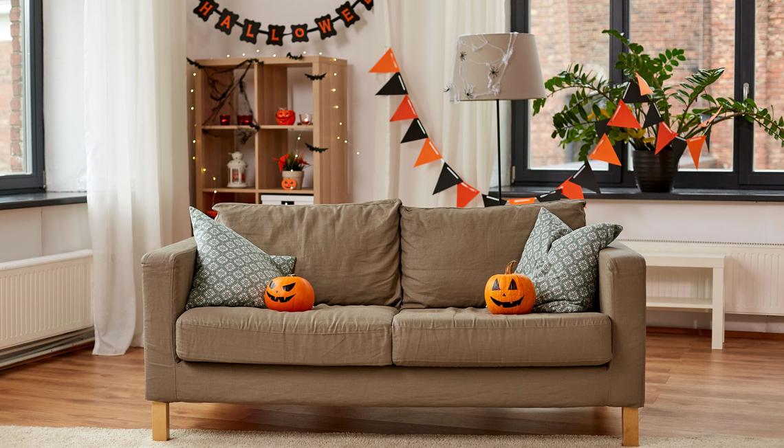 Last-Minute Halloween Decorations