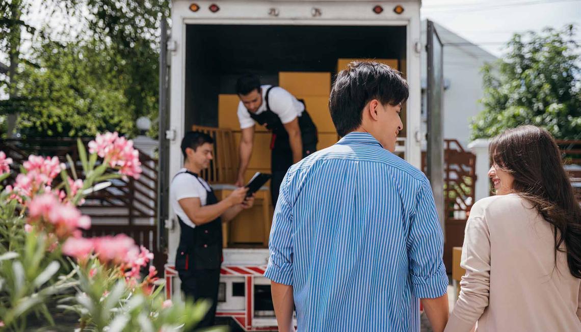 Essential Tips for Hiring a Long-Distance Mover