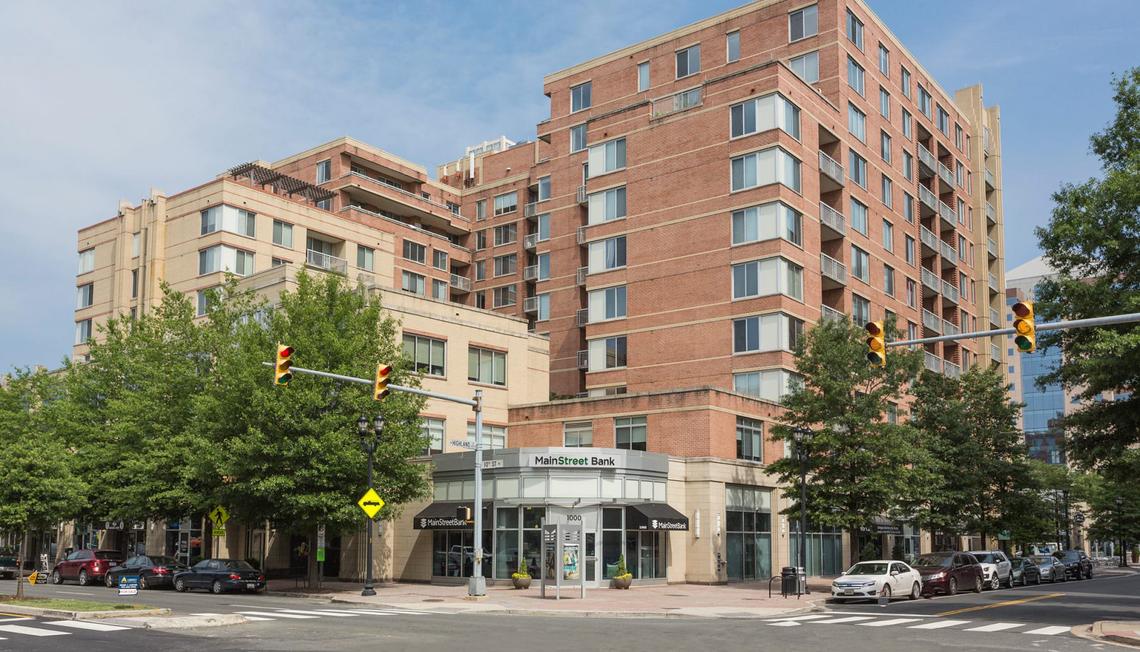 UNDER CONTRACT! 1020 Highland Street #816, Arlington, VA 22201