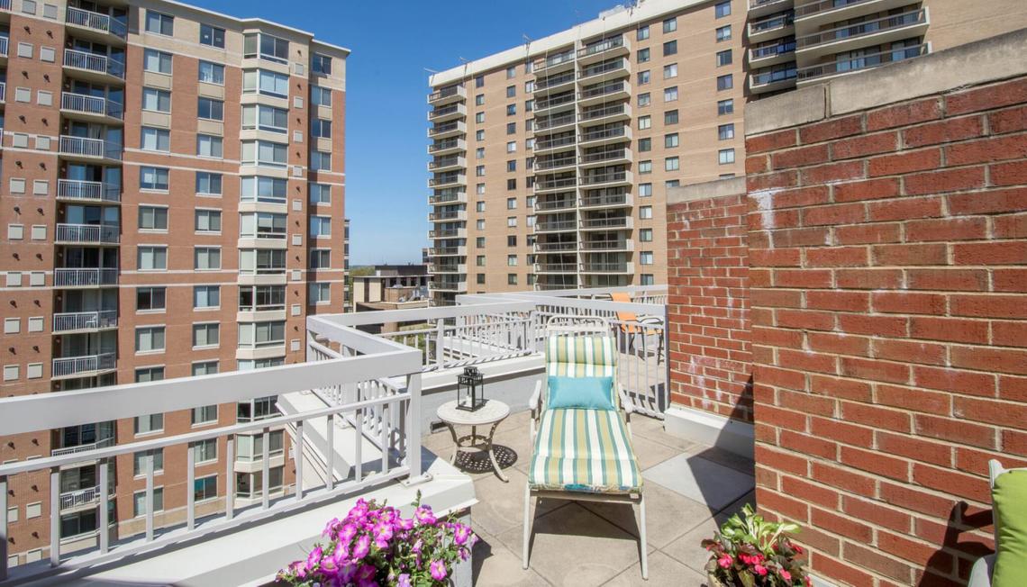 Open Houses Arlington VA (Sunday May 1 from 2-4 pm)