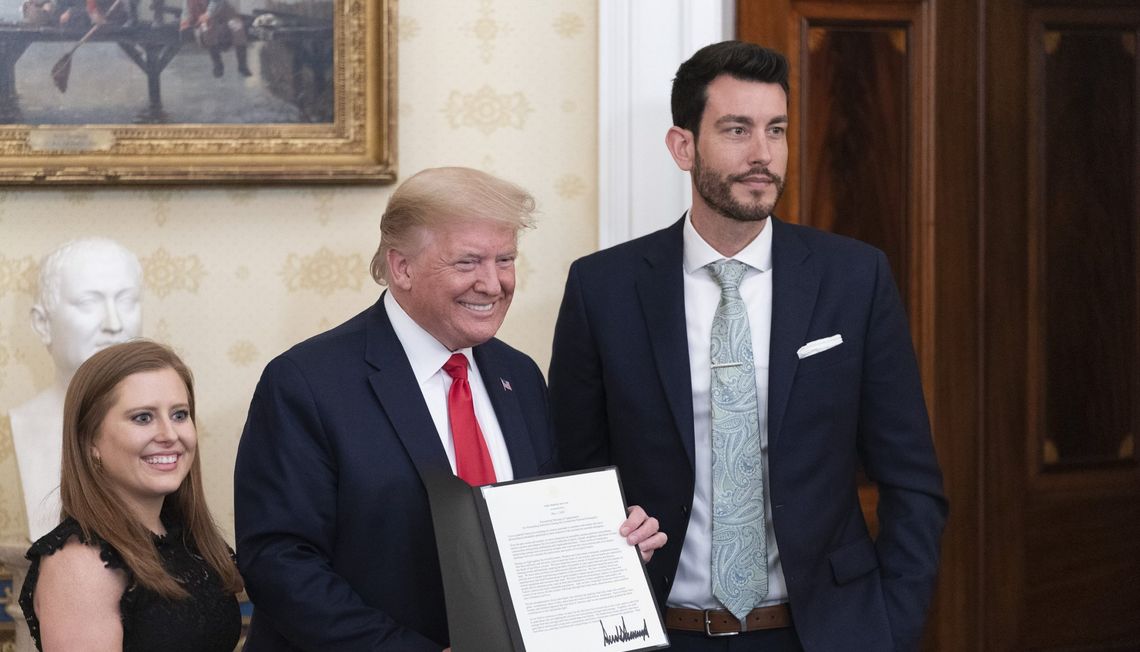 President Trump Honors 2 DC-Area Real Estate Agents for Philanthropy