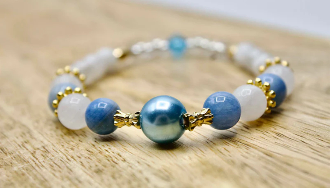 Blue Elegance – Handcrafted Jewelry and Decor
