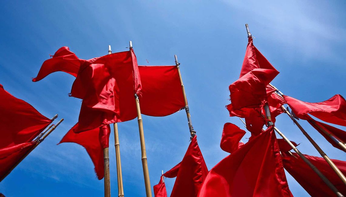 Navigating the Home Buying Process: Watch Out for These Red Flags!