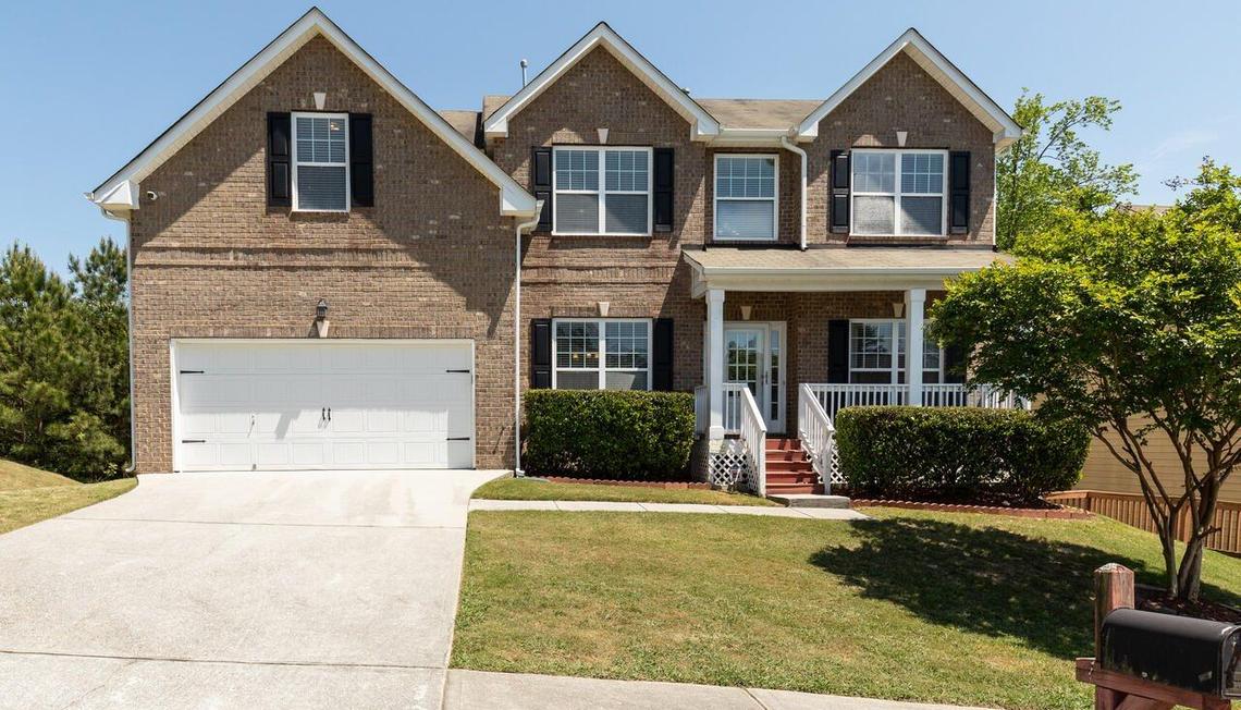 Just Listed: 1932 Pleasant Walk, Lithonia