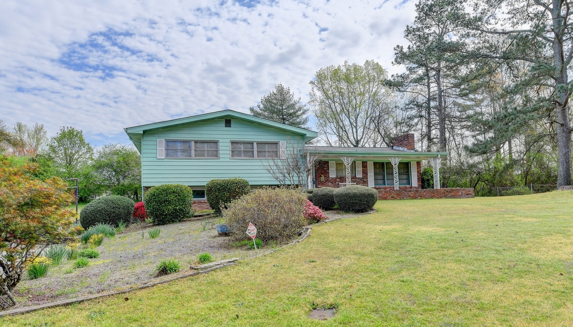 Just Listed: 954 Blacklawn Road, Conyers