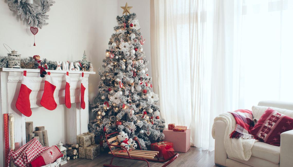 Holiday Decorating for Home Sellers