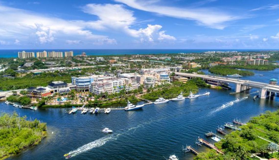 Jupiter Florida Communities with Boat Docks