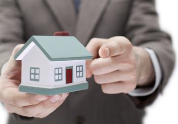 Can My Real Estate Agent Offer to Buy My Home If There are No Offers?