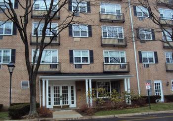 Just Listed: 1 Consulate Drive Unit: 3G, Eastchester
