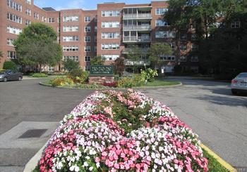 Just Listed: 240 Garth Road Unit: 1-B-2, Eastchester