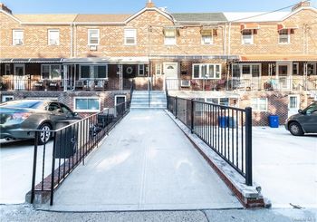 Just Sold: 940 Balcom Avenue, Bronx